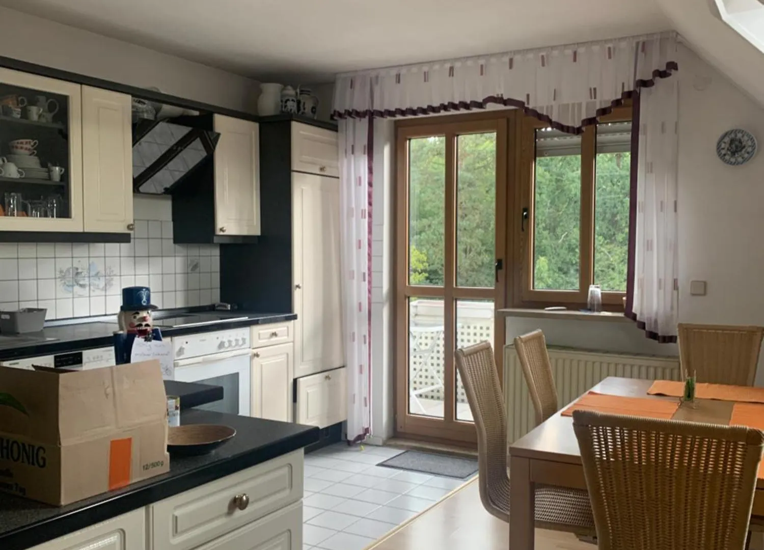Kleines Dachzimmer Mit Balkon Feucht Alloggio in famiglia
