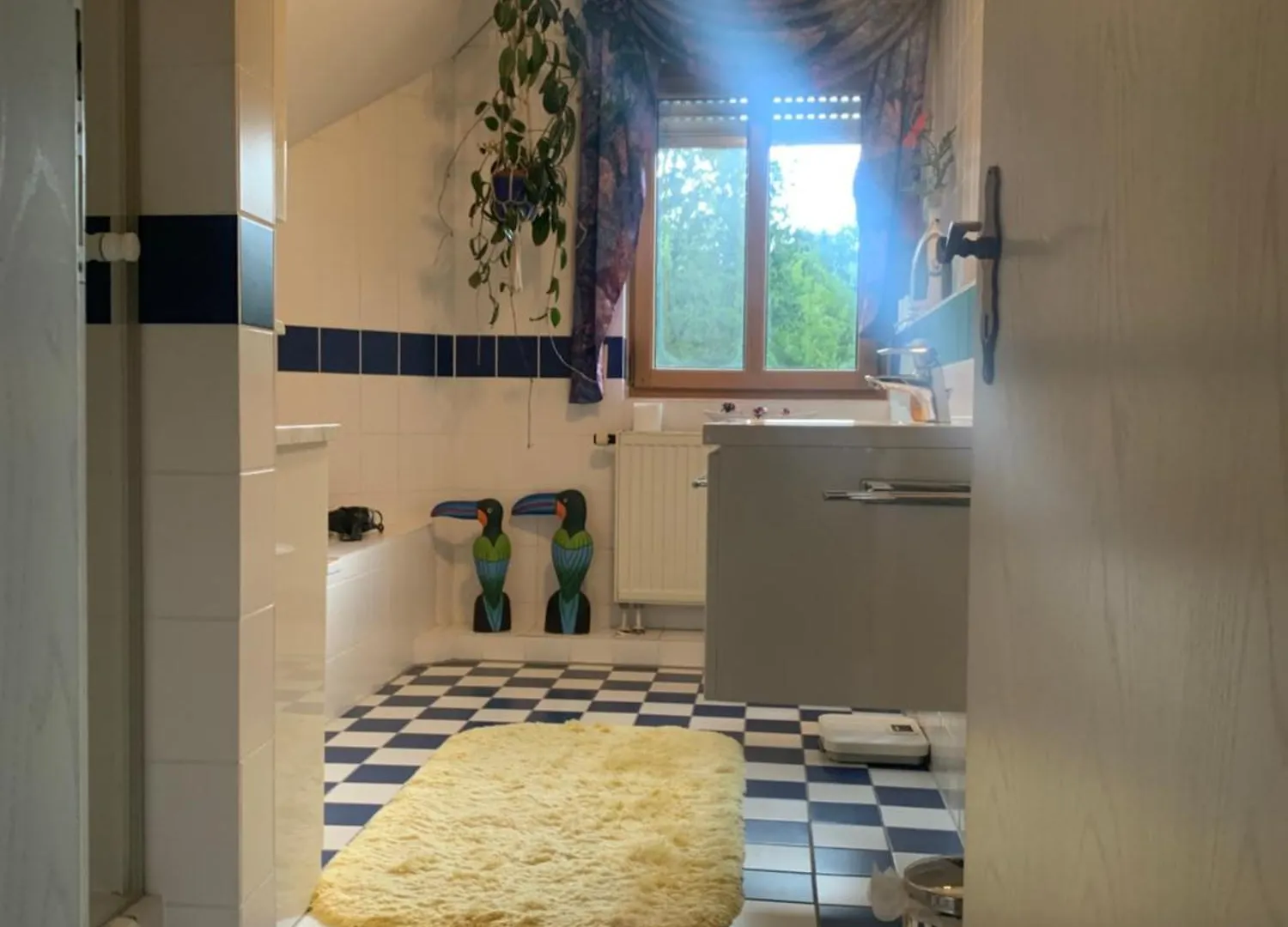 홈스테이 Kleines Dachzimmer Mit Balkon 포이트