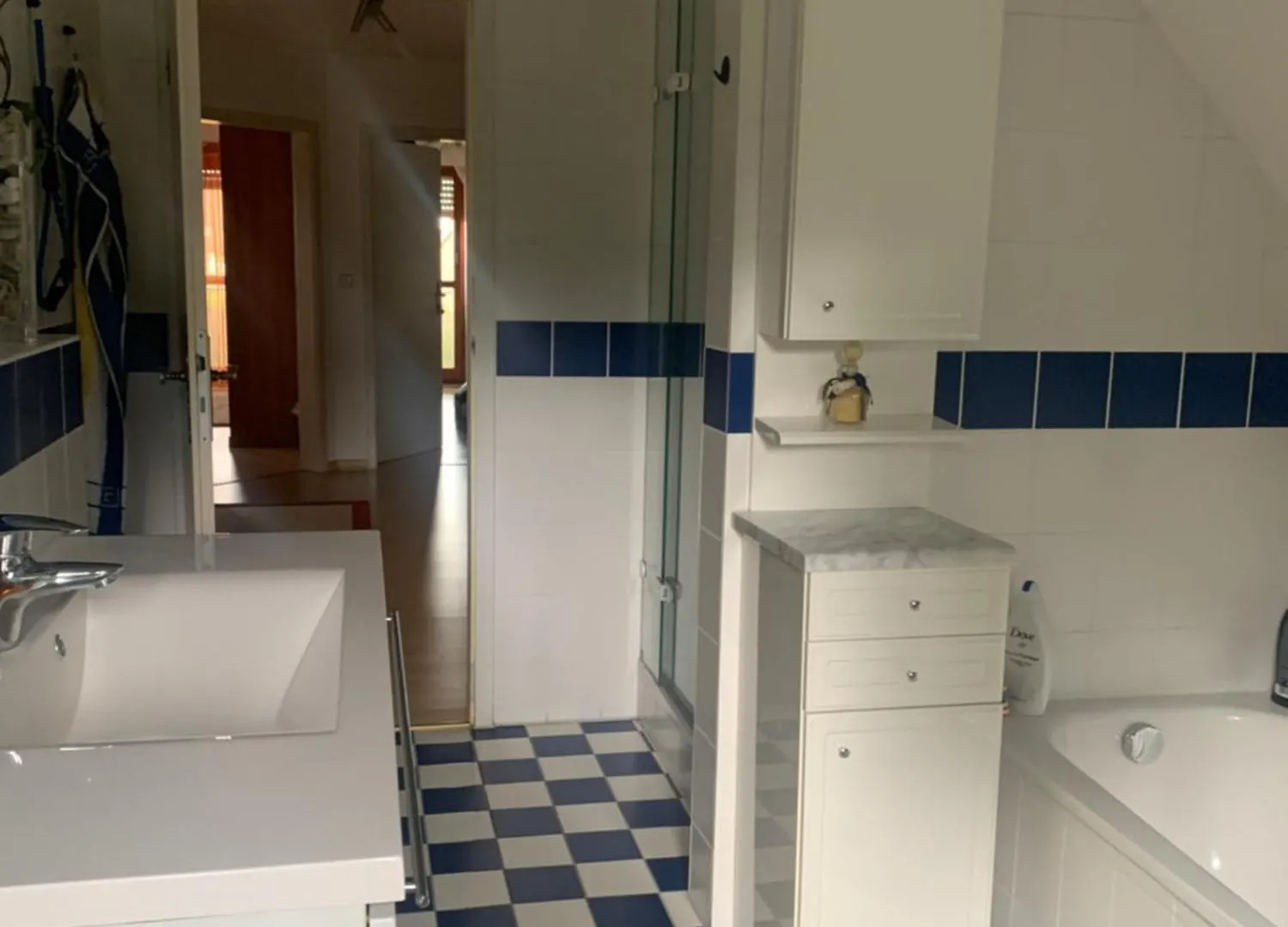 Kleines Dachzimmer Mit Balkon 포이트
